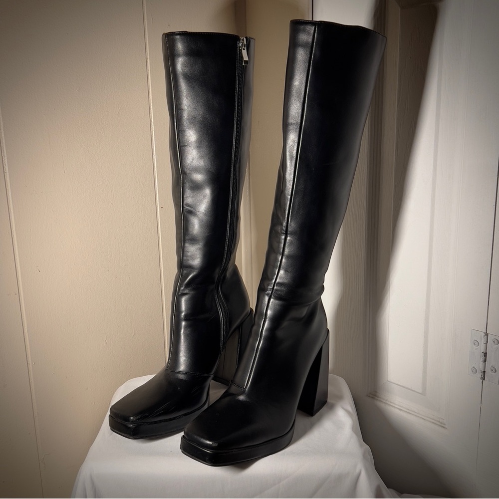 Black Knee-High Women's Boots